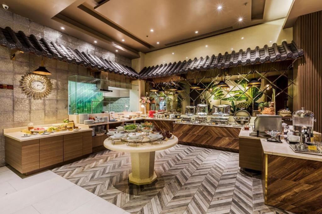 Sunflower Cbq Hotel Ho Chi Minh City Exterior photo