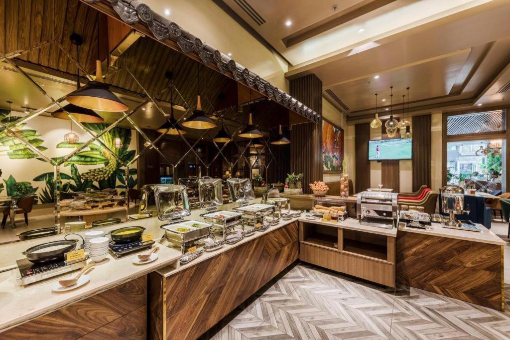 Sunflower Cbq Hotel Ho Chi Minh City Exterior photo